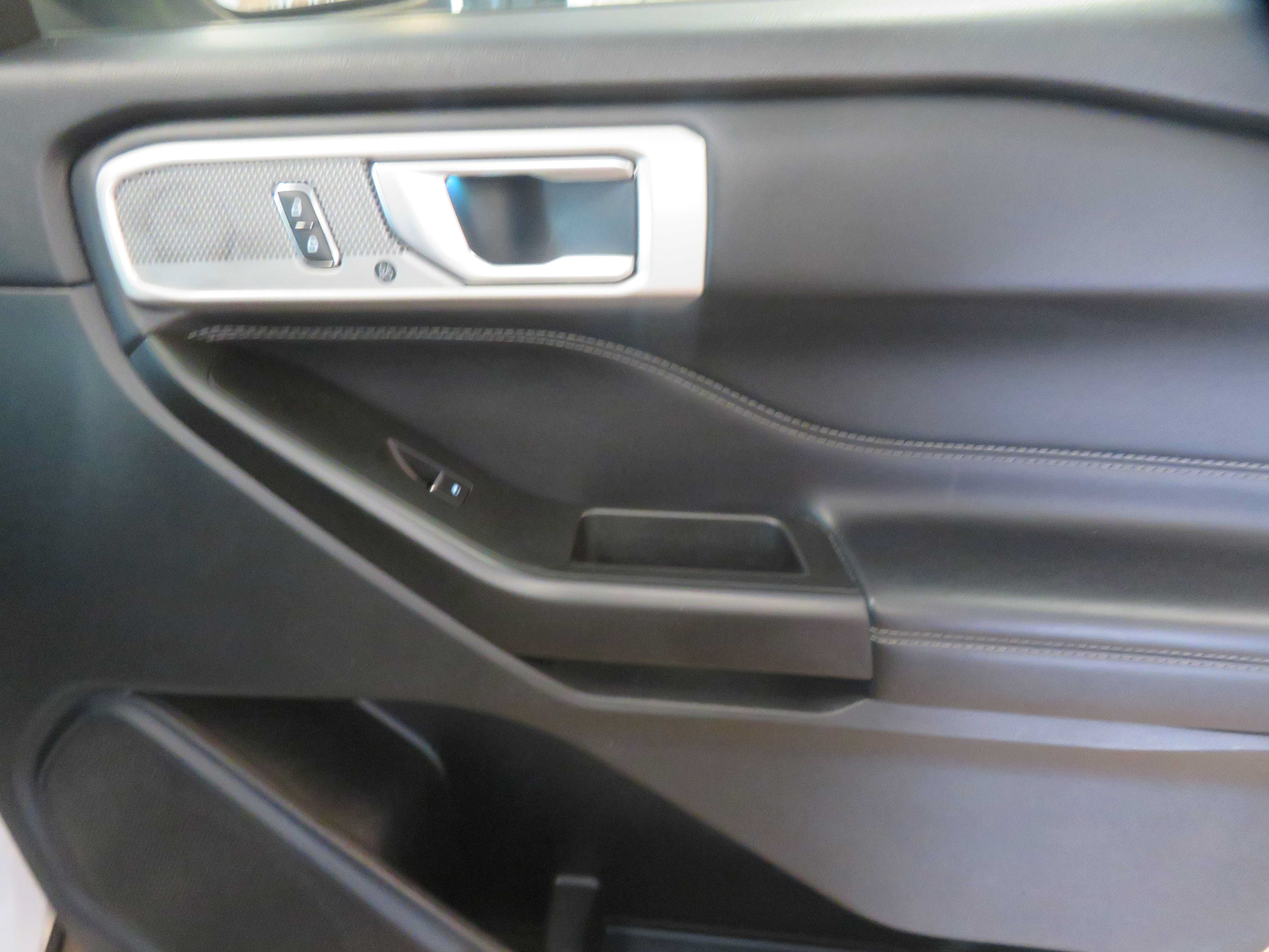 Used 2020 Ford Explorer Limited AWD/4WD image 24