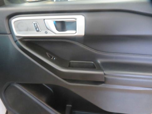 Used 2020 Ford Explorer Limited AWD/4WD image 24