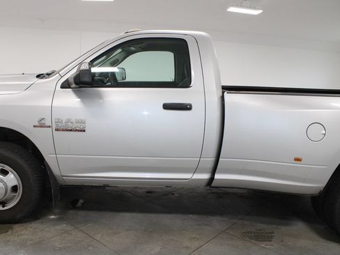 Used 2018 RAM 3500 Tradesman w/ Chrome Appearance Group RWD image 6