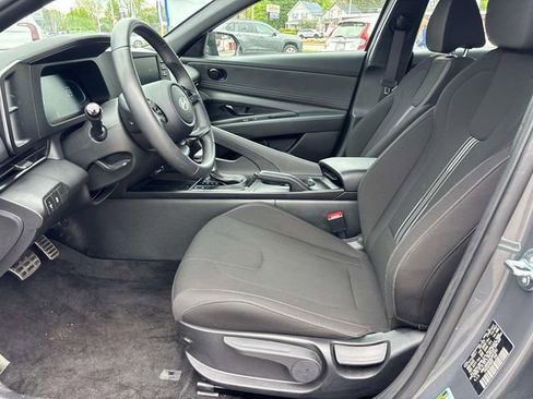 Certified 2025 Hyundai Elantra Sport FWD image 9