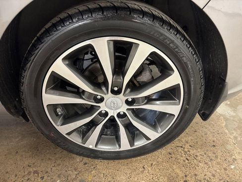 Used 2020 Hyundai Elantra GT FWD image 9