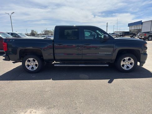 Used 2018 Chevrolet Silverado 1500 LT w/ All Star Edition AWD/4WD image 4