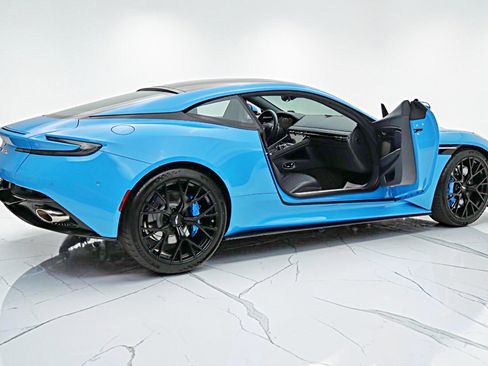 Used 2024 Aston Martin DB12 Coupe RWD image 12