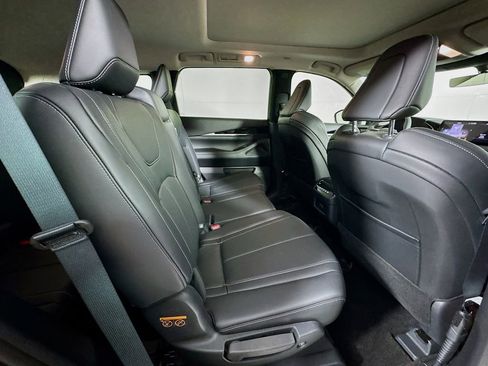 Certified 2025 INFINITI QX60 Pure image 36