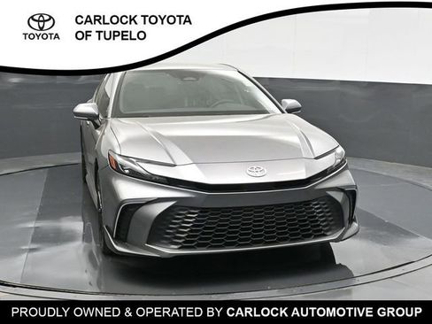 Used 2025 Toyota Camry SE w/ Convenience Package image 6