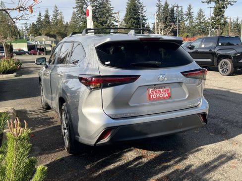 Certified 2024 Toyota Highlander XLE image 9
