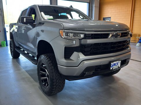 Used 2024 Chevrolet Silverado 1500 RST AWD/4WD image 7
