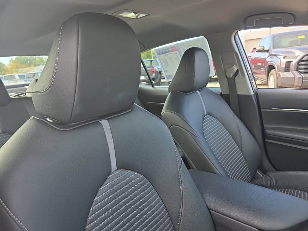 Used 2024 Toyota Camry SE FWD image 10