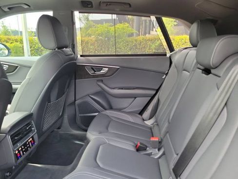Certified 2025 Audi Q8 Premium Plus w/ Premium Plus Package AWD/4WD image 11