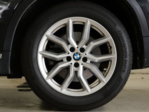 Used 2022 BMW X5 xDrive40i w/ Premium Package AWD/4WD image 10