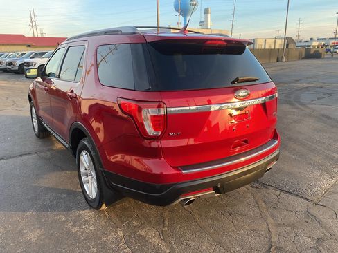 Used 2018 Ford Explorer XLT w/ Equipment Group 202A image 9
