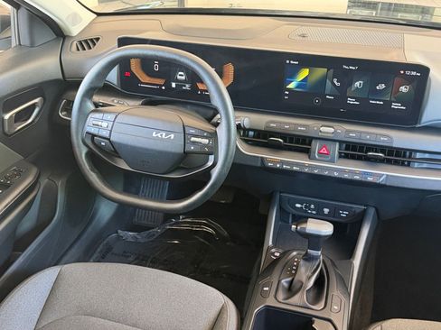 Used 2025 Kia K4 FWD image 33