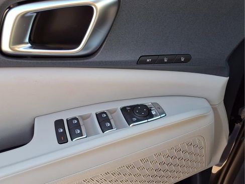 New 2026 Kia Carnival EX FWD image 15