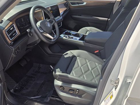 Certified 2026 Volkswagen Atlas SE w/ Panoramic Sunroof Package FWD image 11