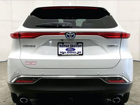 Used 2023 Toyota Venza Limited image 4