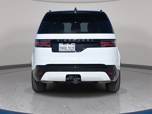 Used 2025 Land Rover Discovery Dynamic SE image 6