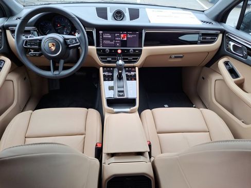 Used 2026 Porsche Macan AWD/4WD image 16
