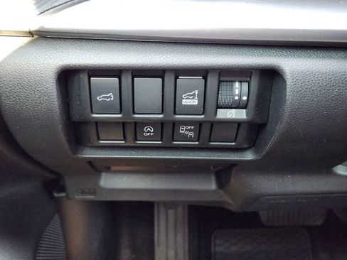 Used 2020 Subaru Forester Premium AWD/4WD image 23