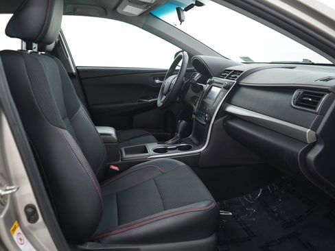 Used 2016 Toyota Camry SE FWD image 11