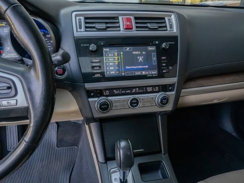Used 2016 Subaru Outback 2.5i Limited AWD/4WD image 11