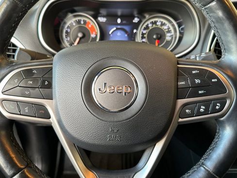 Used 2021 Jeep Cherokee High Altitude AWD/4WD image 25