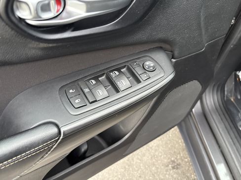 Used 2016 Jeep Cherokee Latitude w/ Comfort & Sound Group image 15