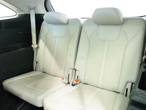 Used 2023 Kia Sorento SX image 22