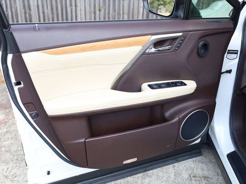 Used 2019 Lexus RX 450hL Luxury image 15