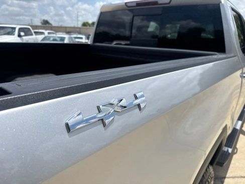 Used 2022 GMC Sierra 1500 SLT w/ SLT Premium Plus Package AWD/4WD image 3