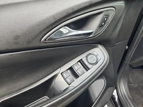 Used 2025 Buick Encore GX Preferred image 13