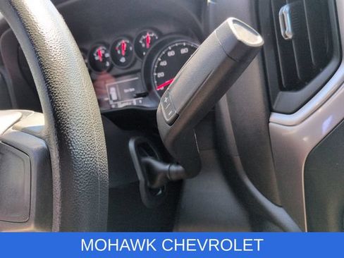 Used 2022 Chevrolet Silverado 1500 Custom AWD/4WD image 16