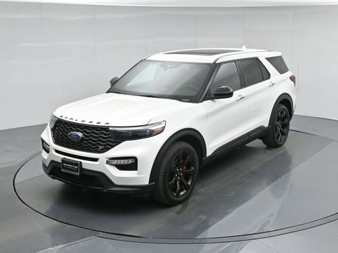 Certified 2022 Ford Explorer ST w/ ST Street Pack image 39