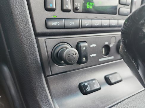 Used 2003 Ford Thunderbird RWD image 17