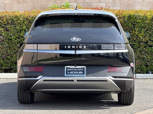 Used 2024 Hyundai Ioniq 5 SE RWD image 5