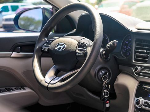 Used 2020 Hyundai Elantra SEL FWD image 8