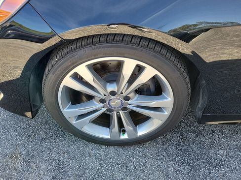 Used 2014 Mercedes-Benz E 350 Sedan image 38