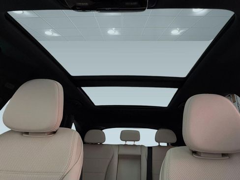 Used 2026 Mercedes-Benz GLC 300 image 13