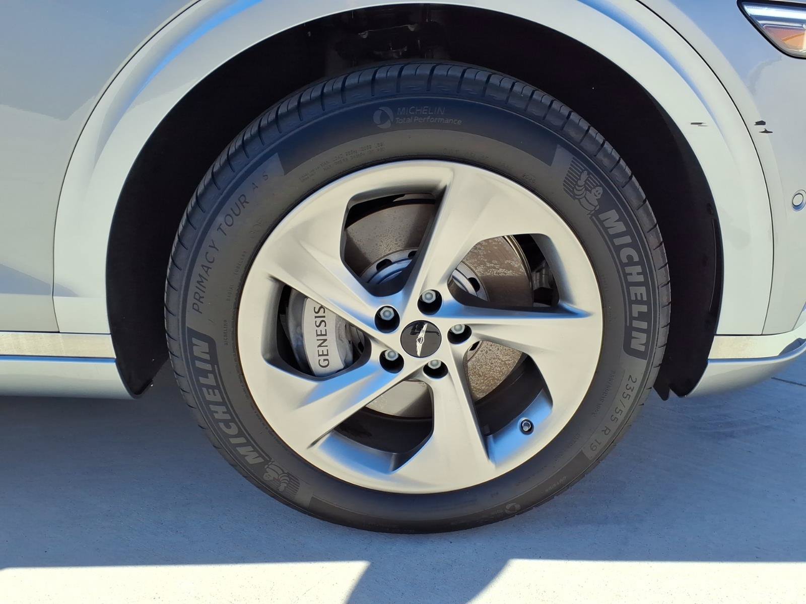 Certified 2026 Genesis GV70 2.5T Advanced AWD/4WD image 8