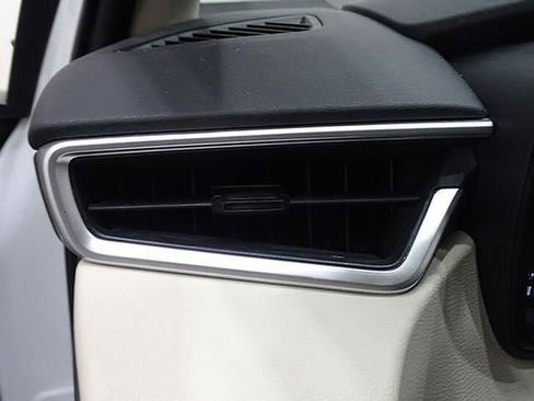 Used 2024 Toyota Corolla LE image 17