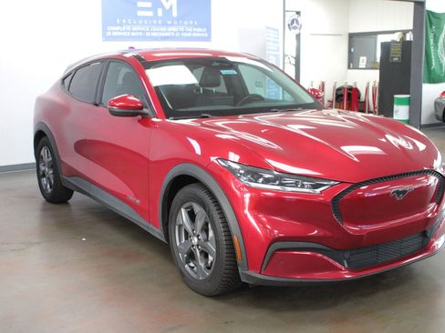 Used 2021 Ford Mustang Mach-E Select image 3