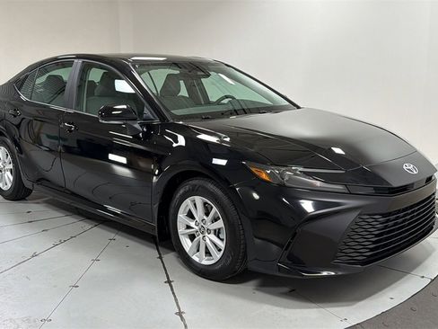 Used 2026 Toyota Camry LE w/ Convenience Package image 3
