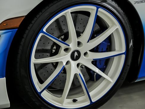 Used 2021 McLaren 720S Spider RWD image 18