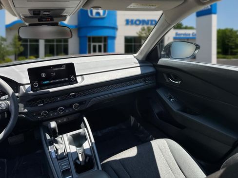 Used 2024 Honda Accord EX image 33
