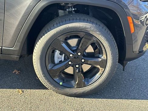 New 2025 Jeep Grand Cherokee L Limited image 12