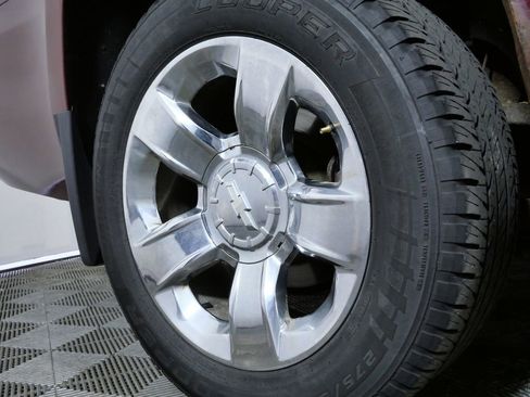 Used 2016 Chevrolet Suburban LTZ AWD/4WD image 2