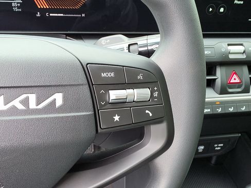 New 2026 Kia K4 FWD image 30