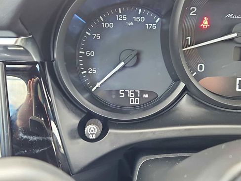 Certified 2025 Porsche Macan Turbo AWD/4WD image 24
