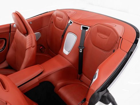 Used 2021 Aston Martin DB11 Volante RWD image 28