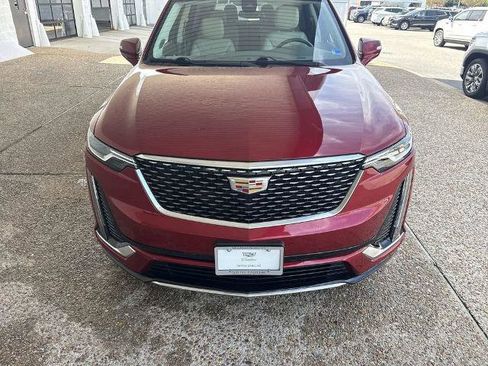 Certified 2025 Cadillac XT6 Premium Luxury AWD/4WD image 32