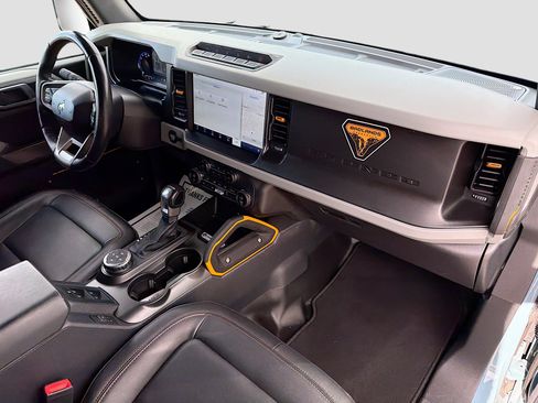 Used 2021 Ford Bronco Badlands image 12